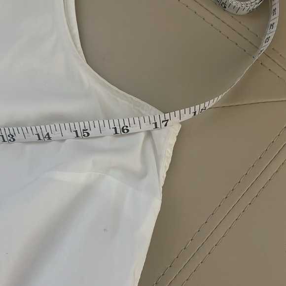 White Collared Sleeveless Banana Republic Button Up - Picture 8 of 8